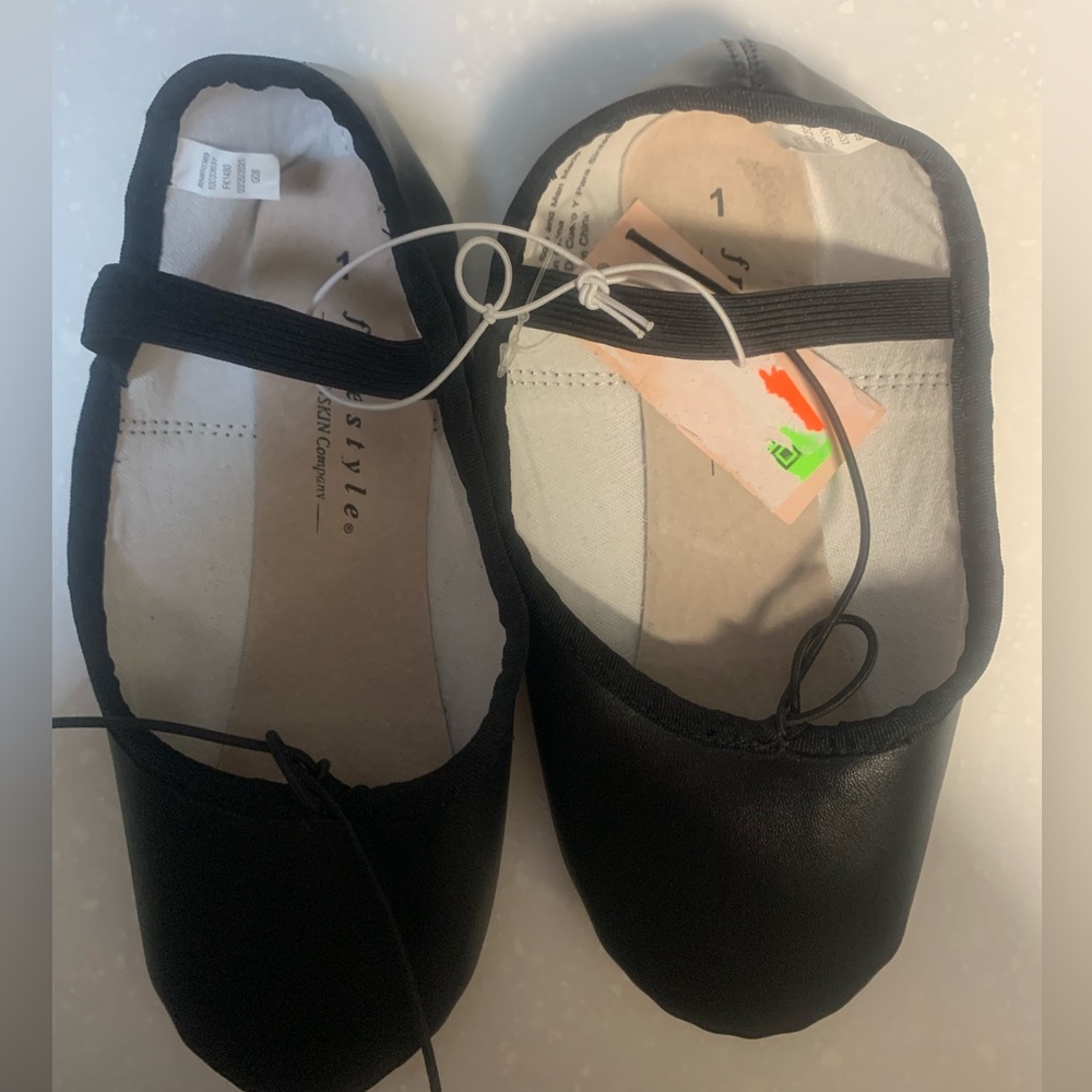 Fk1480 girls black ballet shoes 1